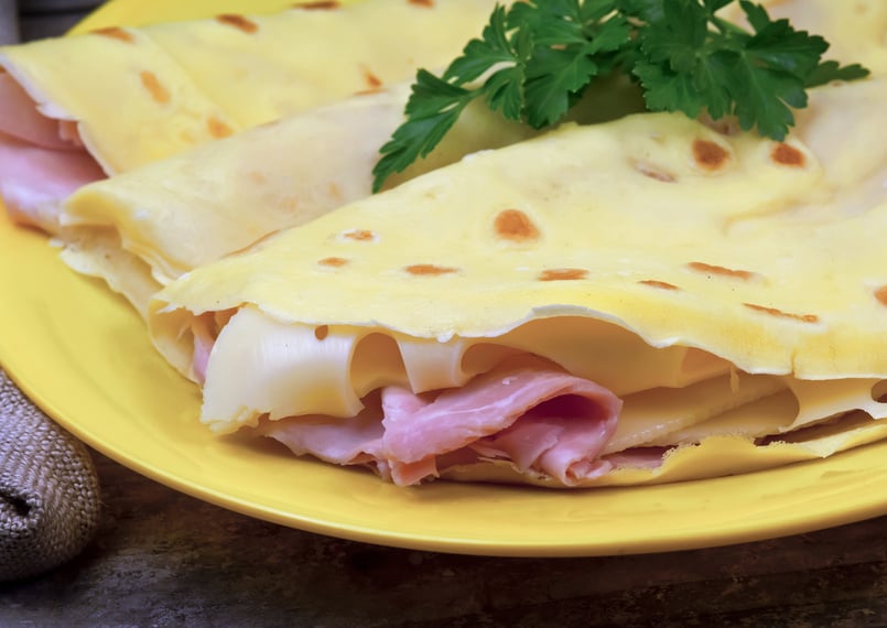 Crepes with ham and cheese